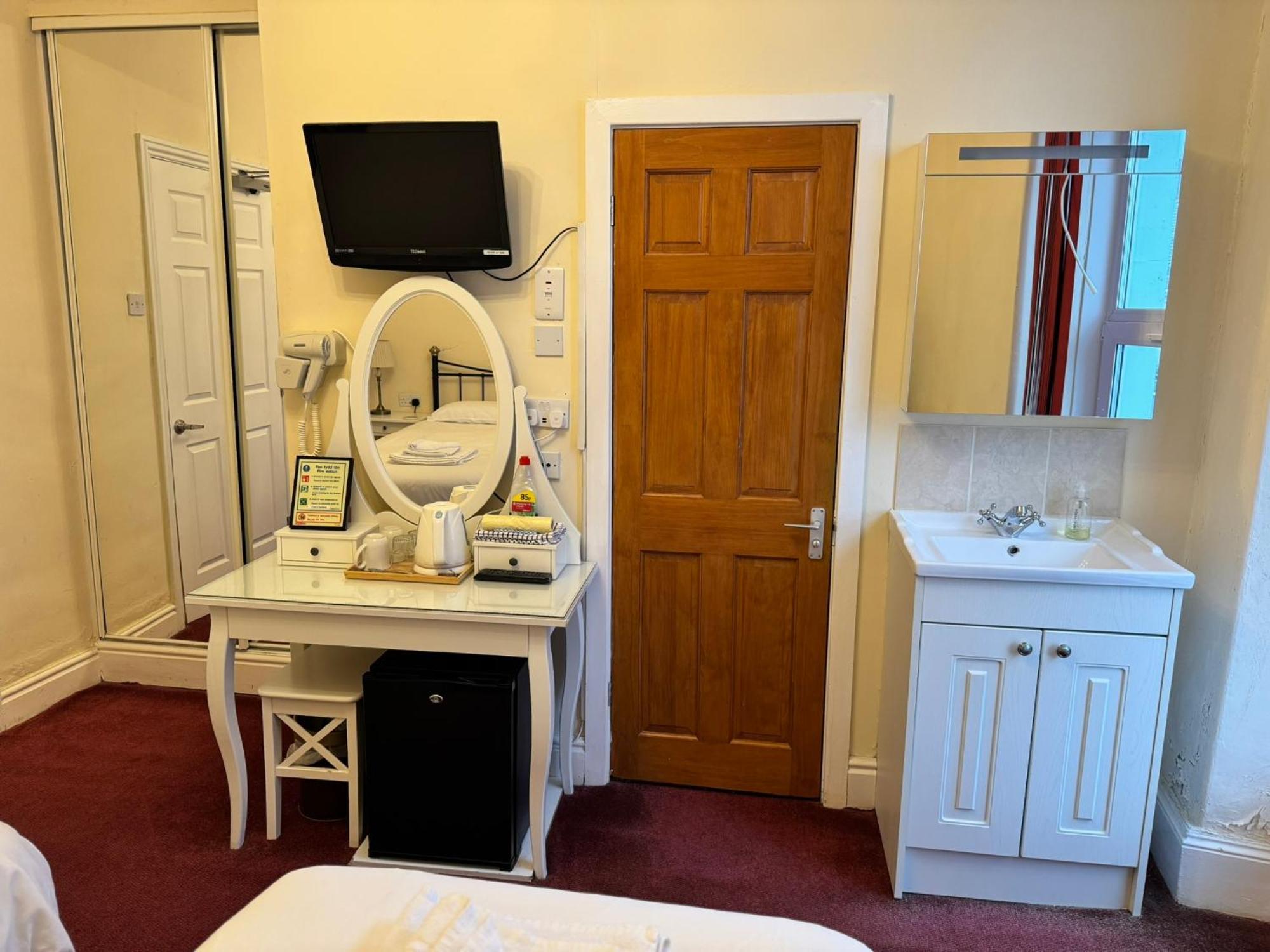 Mor Wyn Guest House Бармут Экстерьер фото